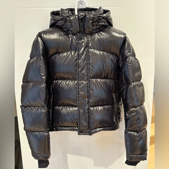 Aritzia Jackets & Blazers - Aritzia Super Puff Shorty Jacket - Hi-Gloss Black